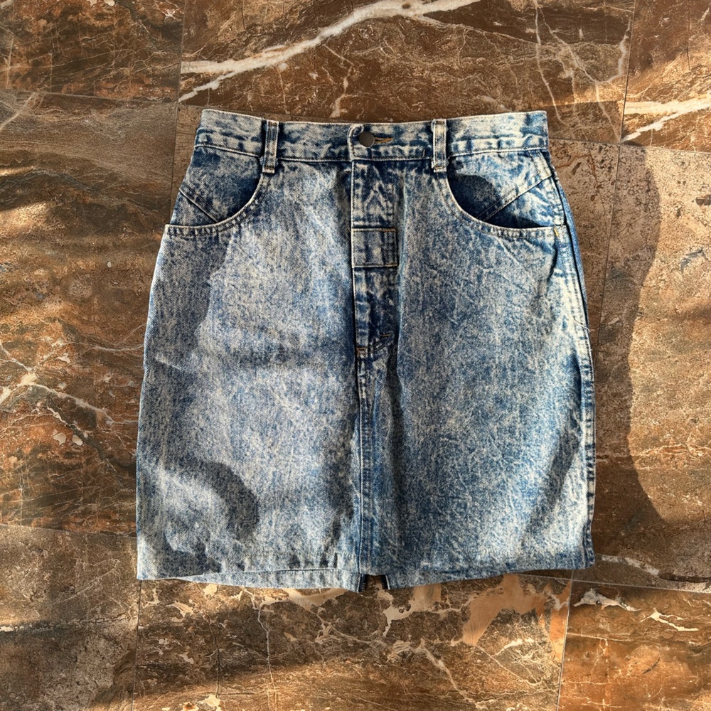 ACID WASH MINI DENIM SKIRT